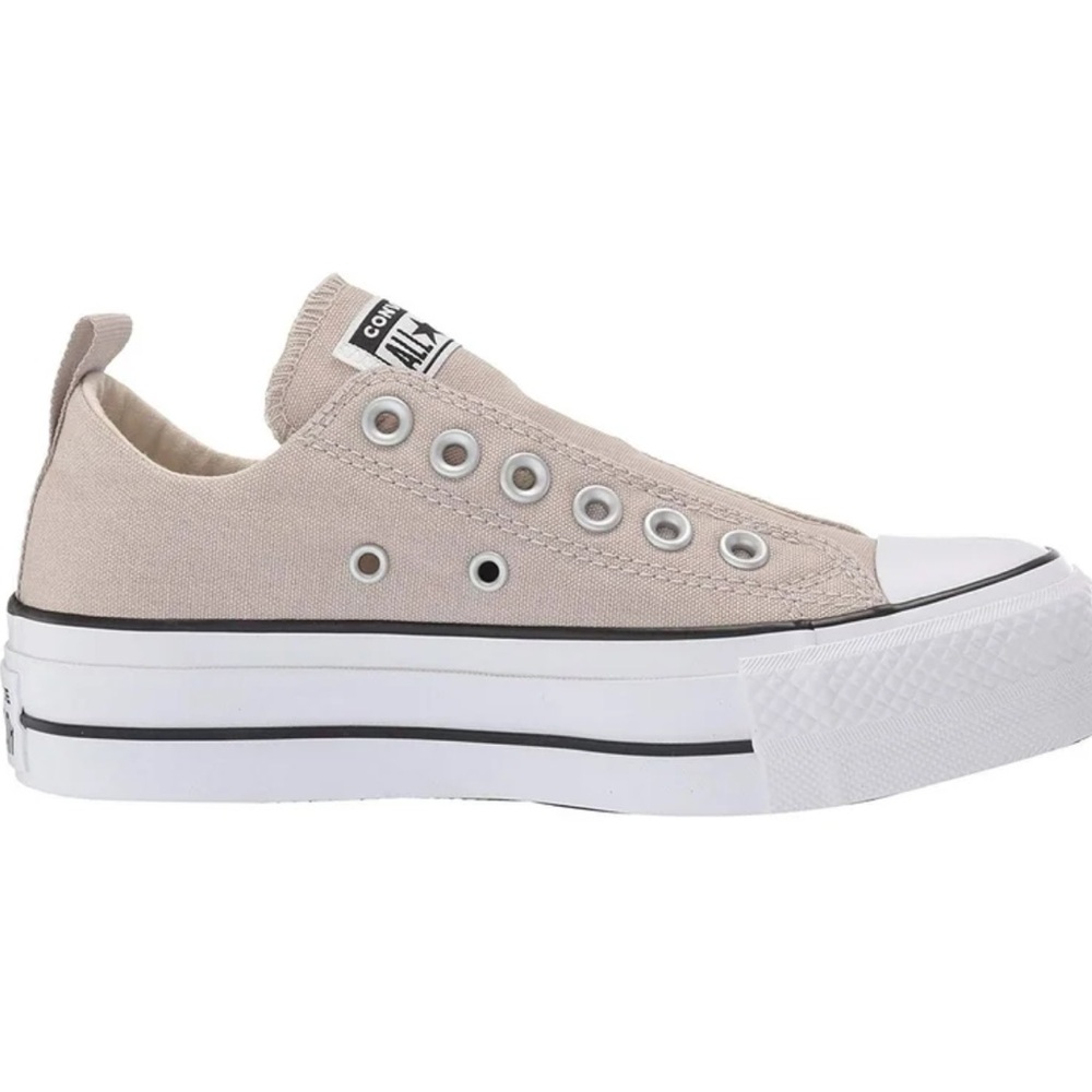 Converse all star platform low top pink shoes! Size 8